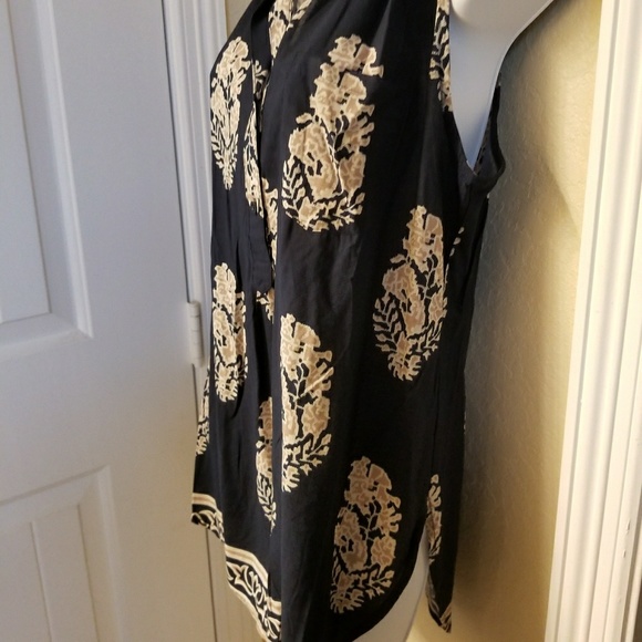 New Navy Beige Tan Sleeveless Top - Picture 3 of 5